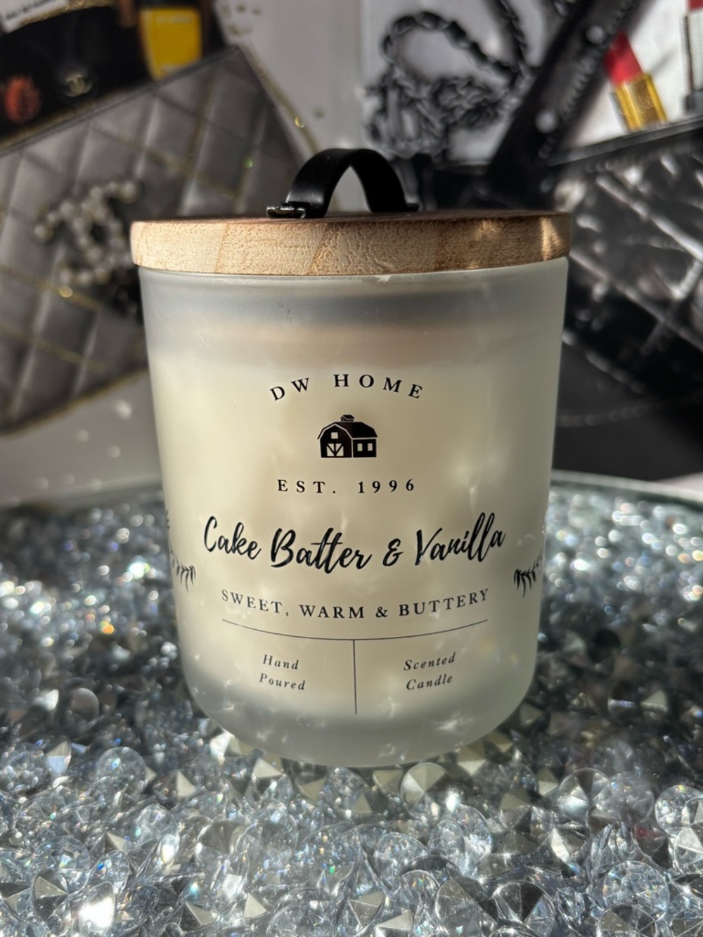 DW Home Farmhouse Series scented candle in the "Cake Batter & Vanilla" fragrance
